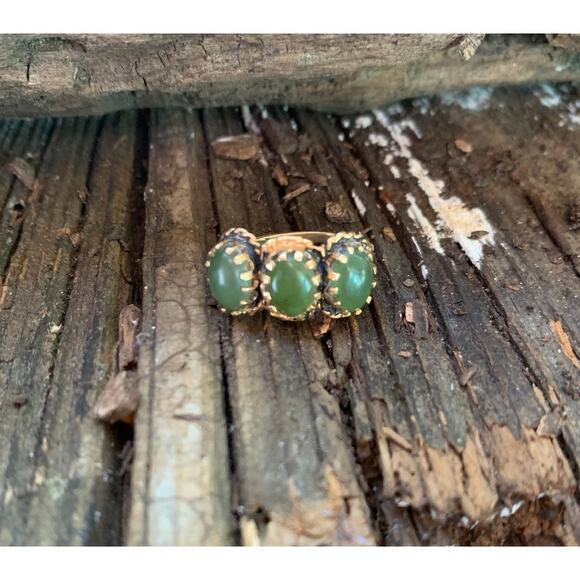14K Gold and Nephrite Jade 3 Stone Ring Vintage Size 6 - Picture 6 of 7